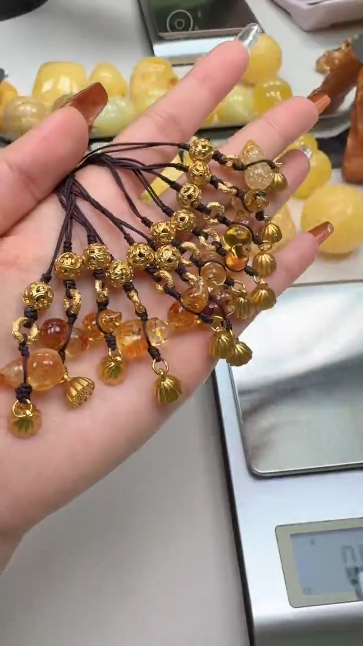 裸石琥珀未镶嵌随机一个