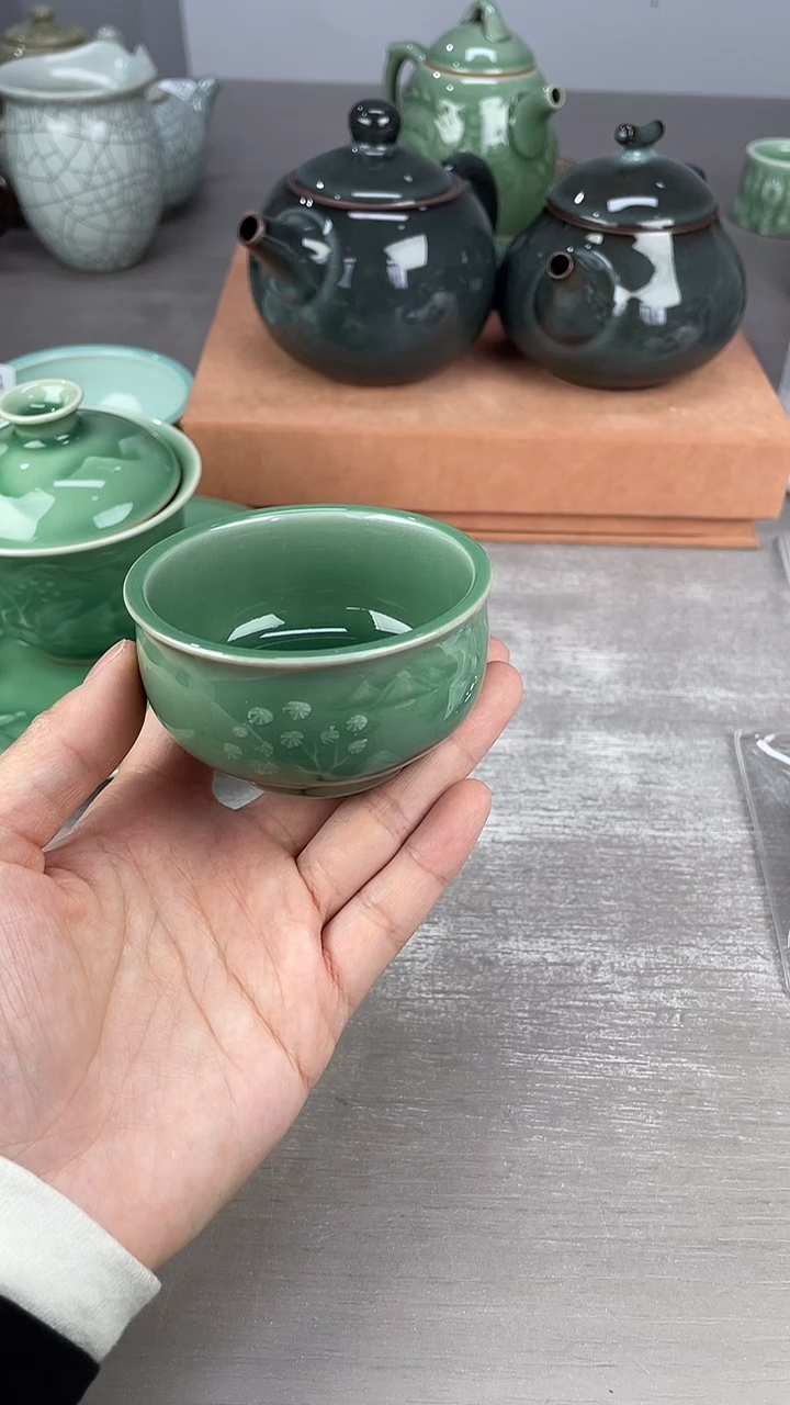 青瓷仓储清仓福利