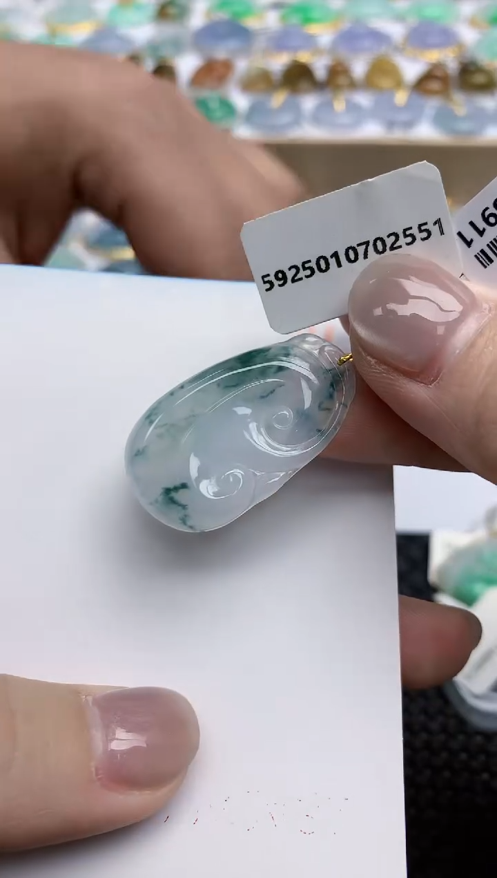 【闪购商品】翡翠颈饰18K金镶嵌天然翡翠A货