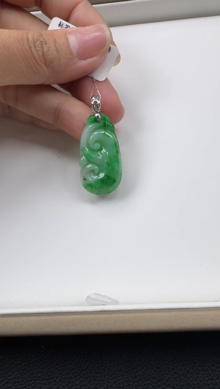 【闪购商品】翡翠颈饰18K金镶嵌YM639-75如意