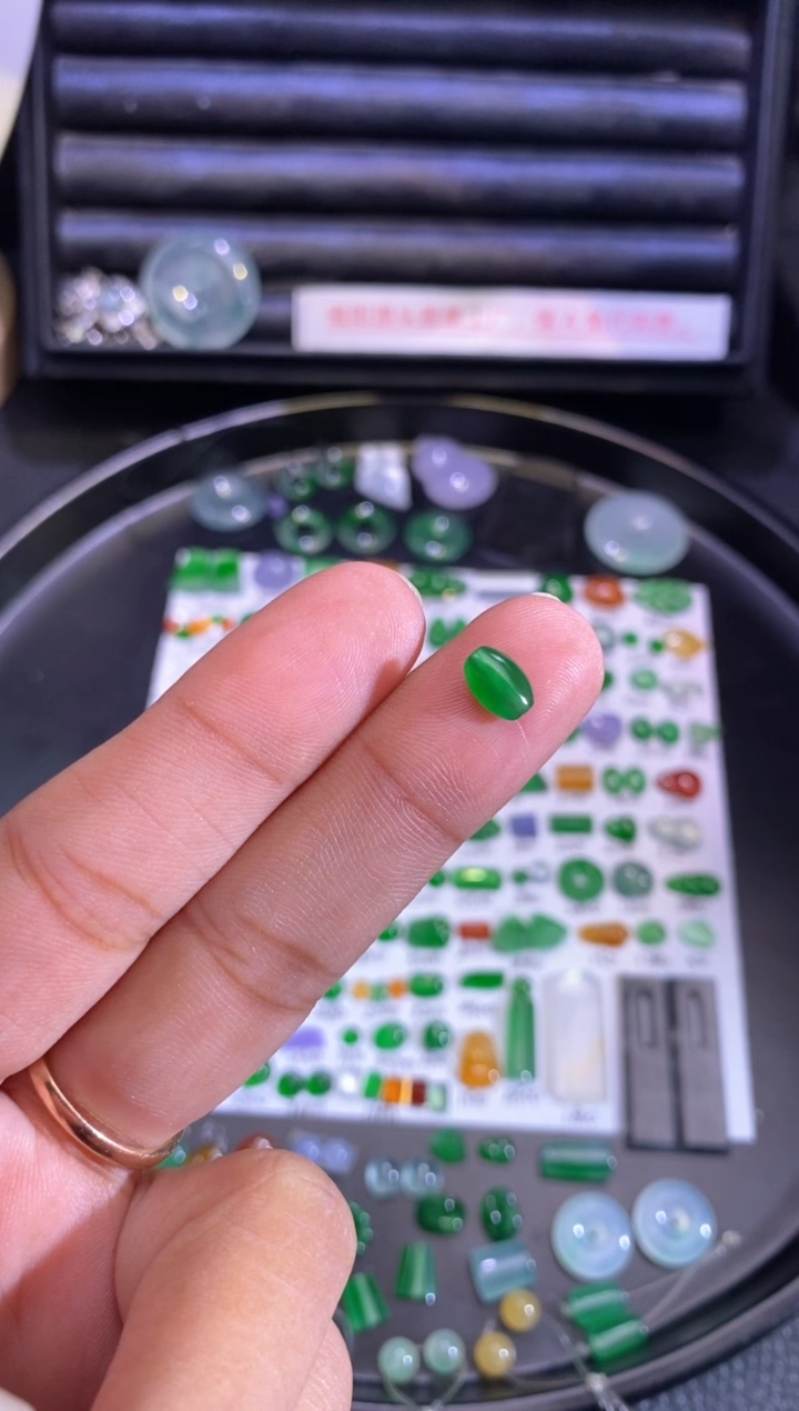 未镶嵌挂件翡翠珠子