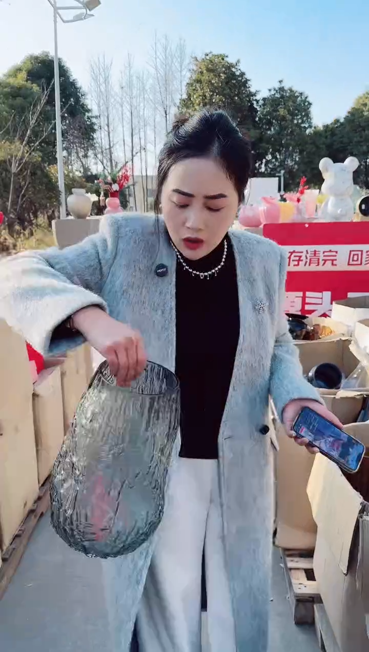 【闪购商品】玻璃私花微瑕花瓶--PO00E