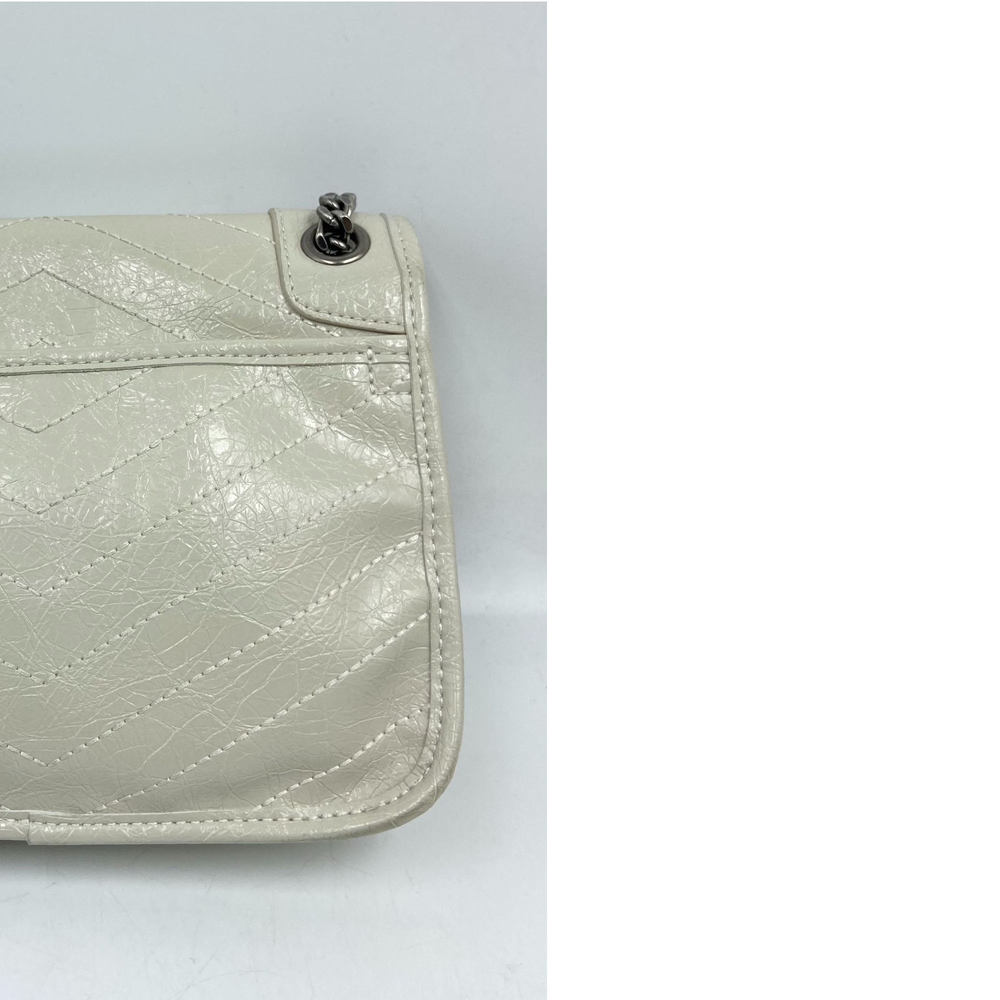 LQ-soblack经典款油蜡皮-【必拍款】白色23cm-10248