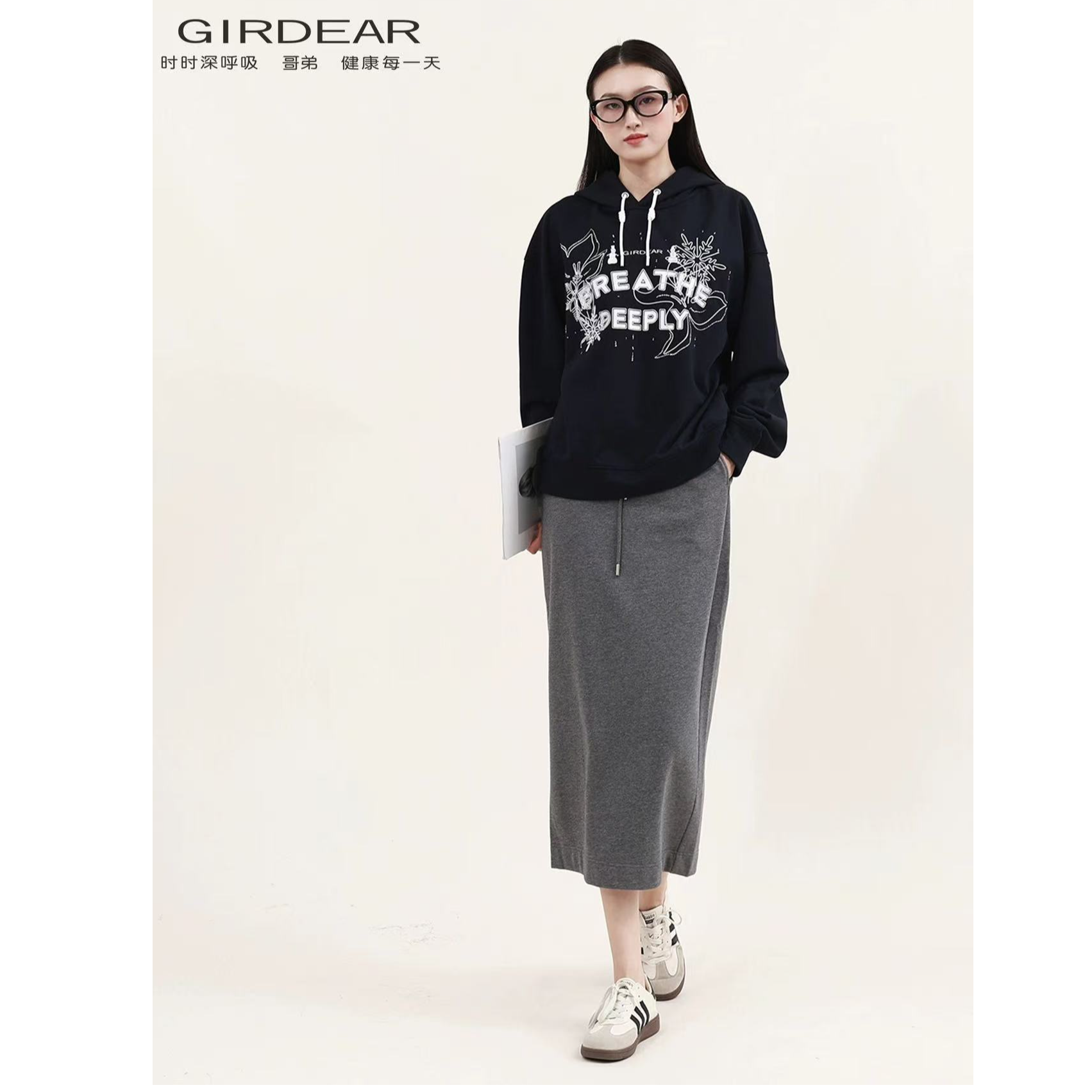GIRDEAR/哥弟新款时尚印花休闲百搭运动连帽套头长袖卫衣女130118