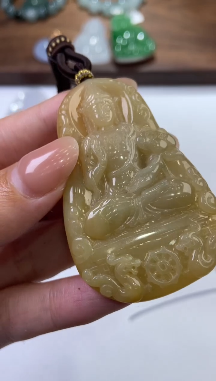 翡翠未镶嵌颈饰285837   