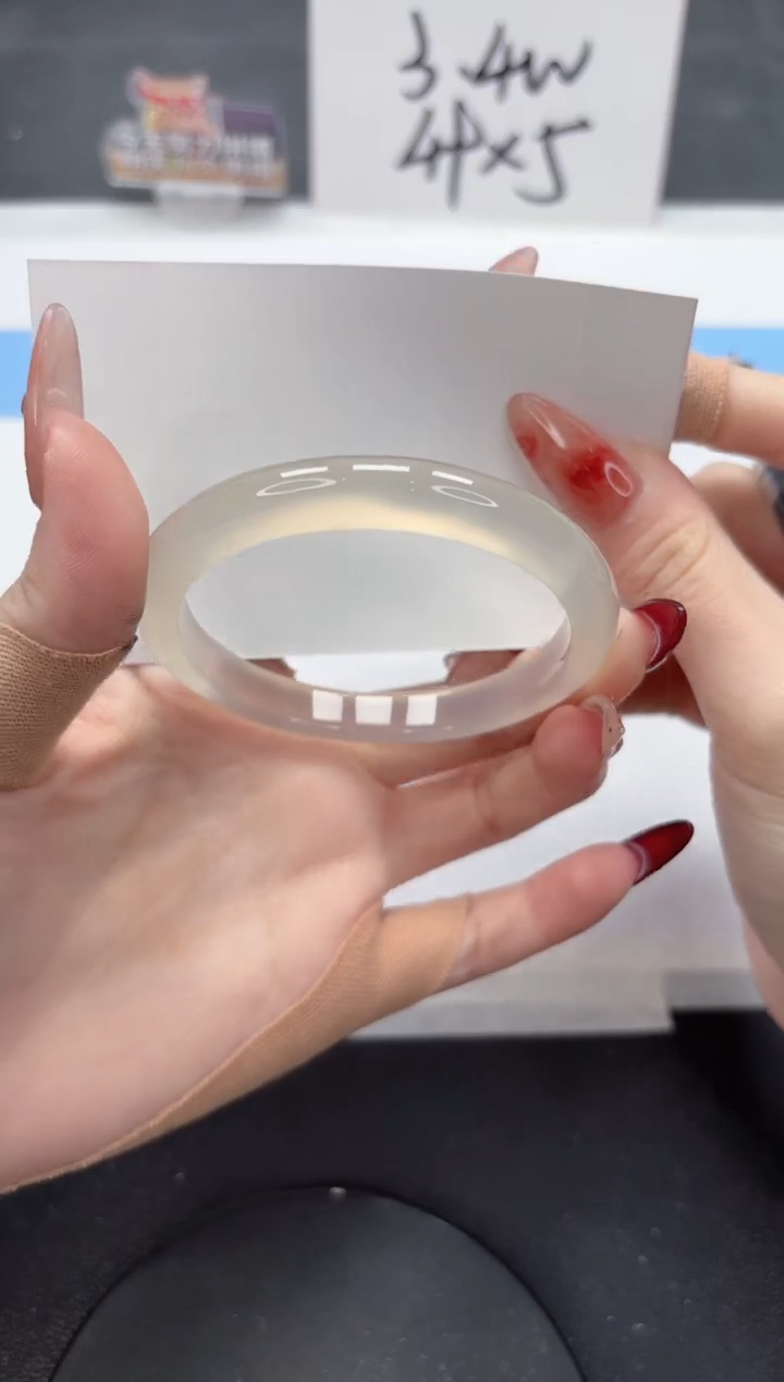 【闪购商品】石英质玉手镯未镶嵌A305-56