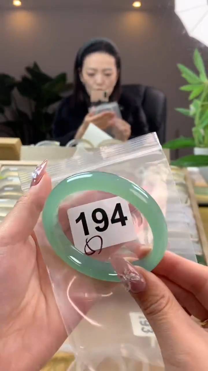 【闪购商品】玛瑙/玉髓手镯未镶嵌194