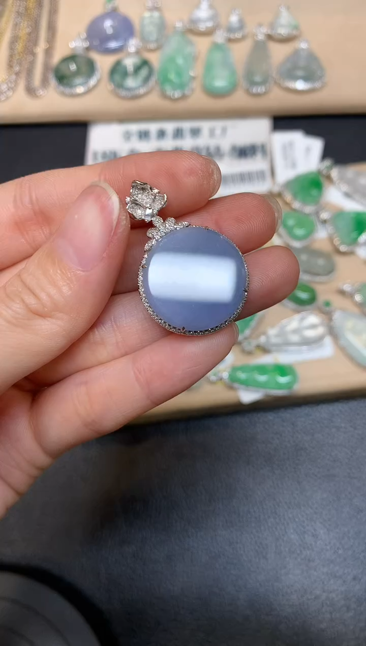 【闪购商品】翡翠颈饰18K金镶嵌圆牌【无服务费