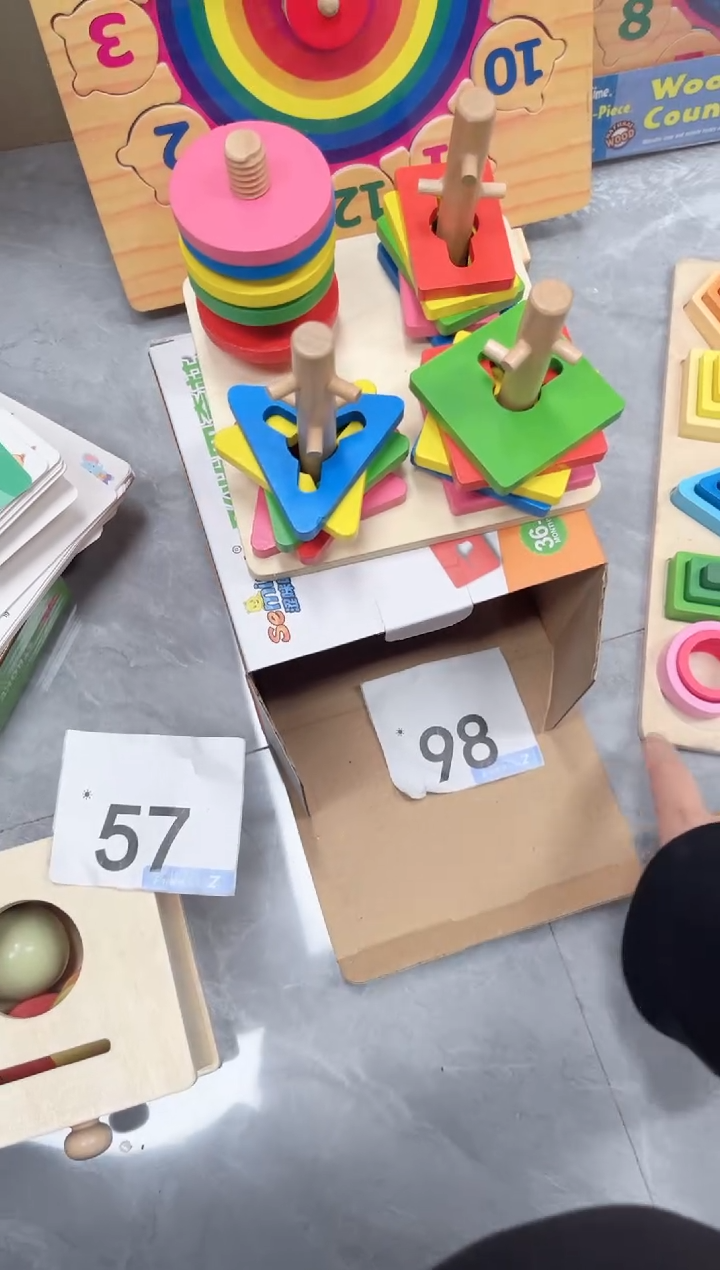 形状四套柱（98）；