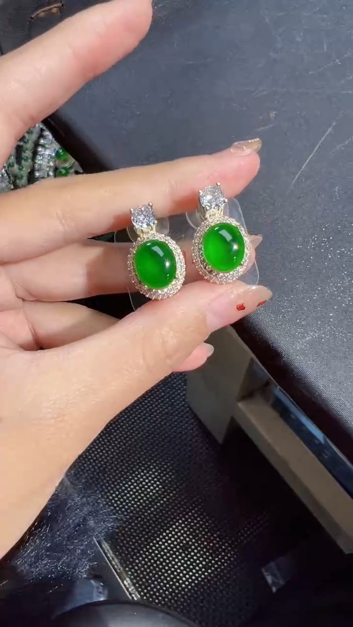 【闪购商品】定制翡翠未镶嵌耳钉1