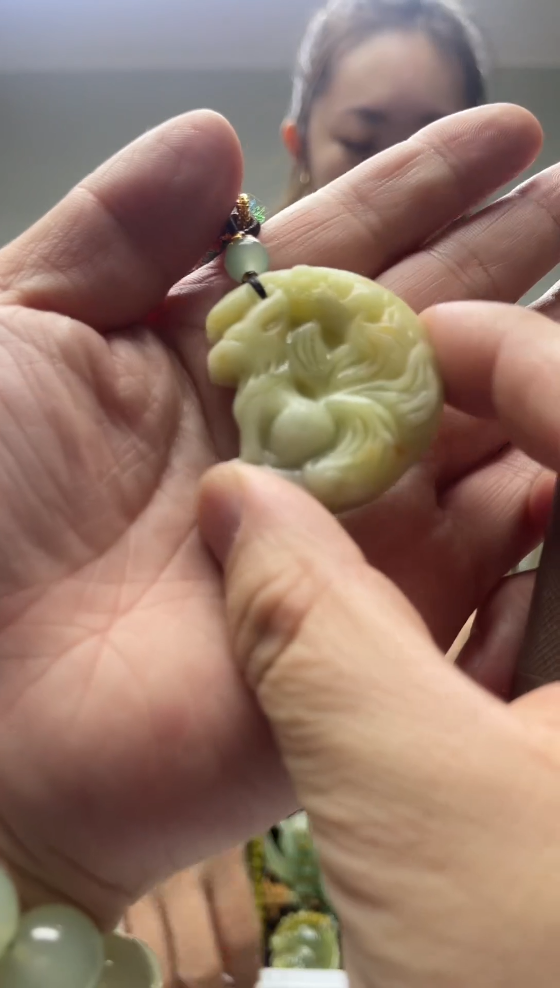 未镶嵌岫玉颈饰`