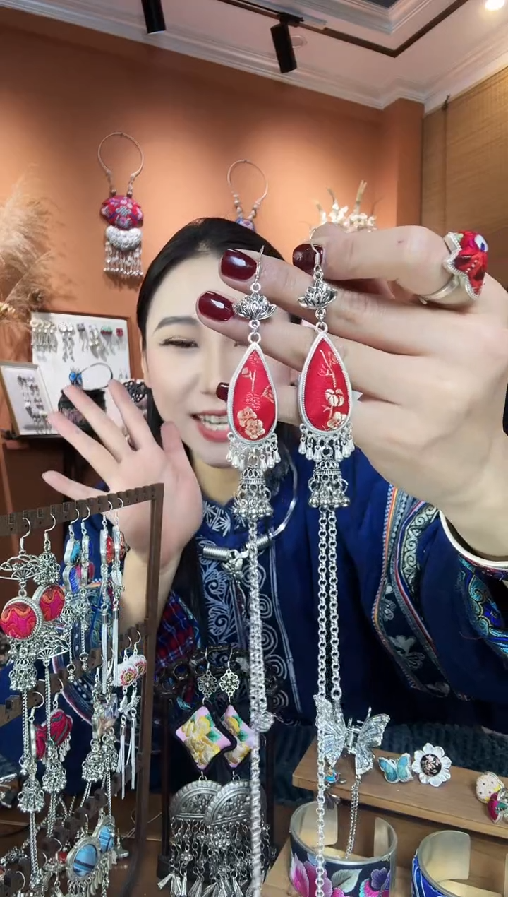 【闪购商品】刺绣纯手工民族风耳环