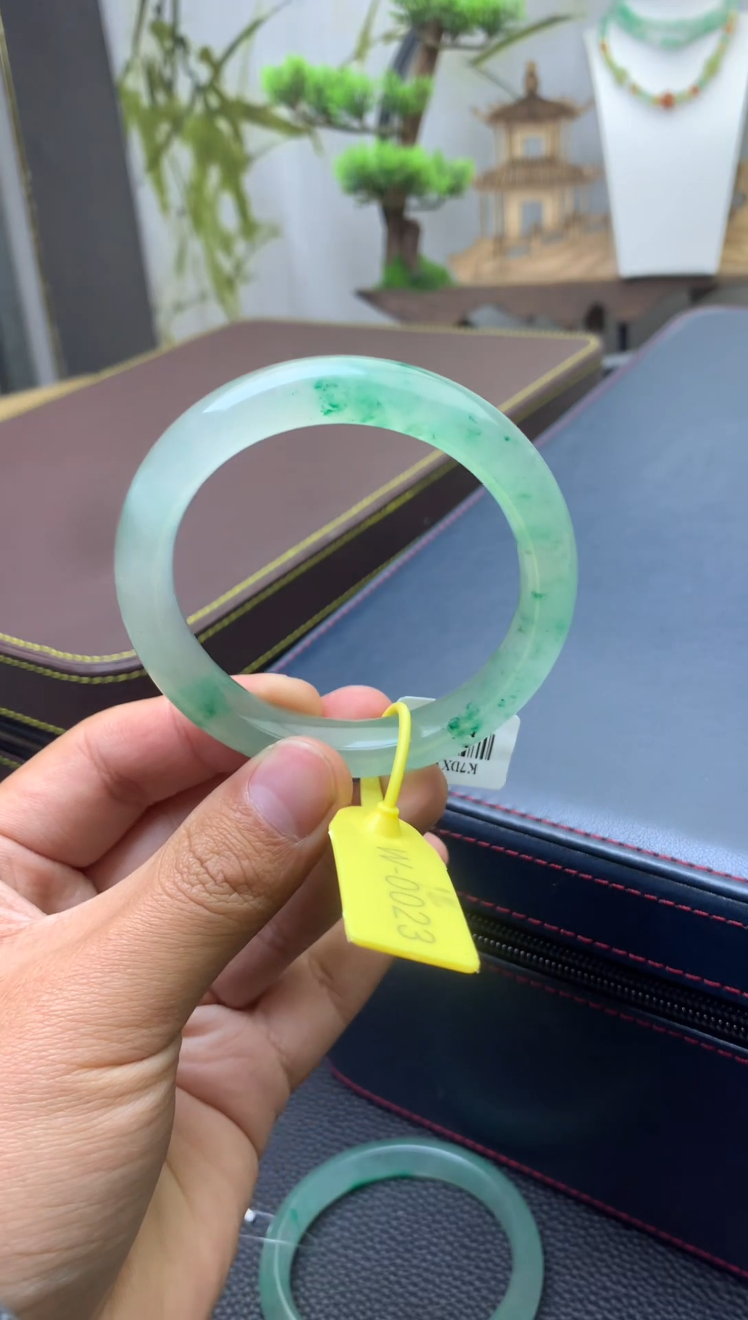 【闪购商品】石英质玉手镯未镶嵌高定非洲翠手镯