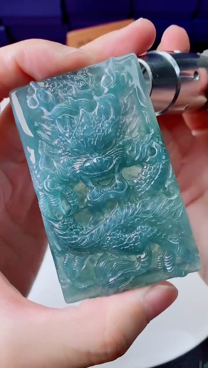 颈饰未镶嵌翡翠   `