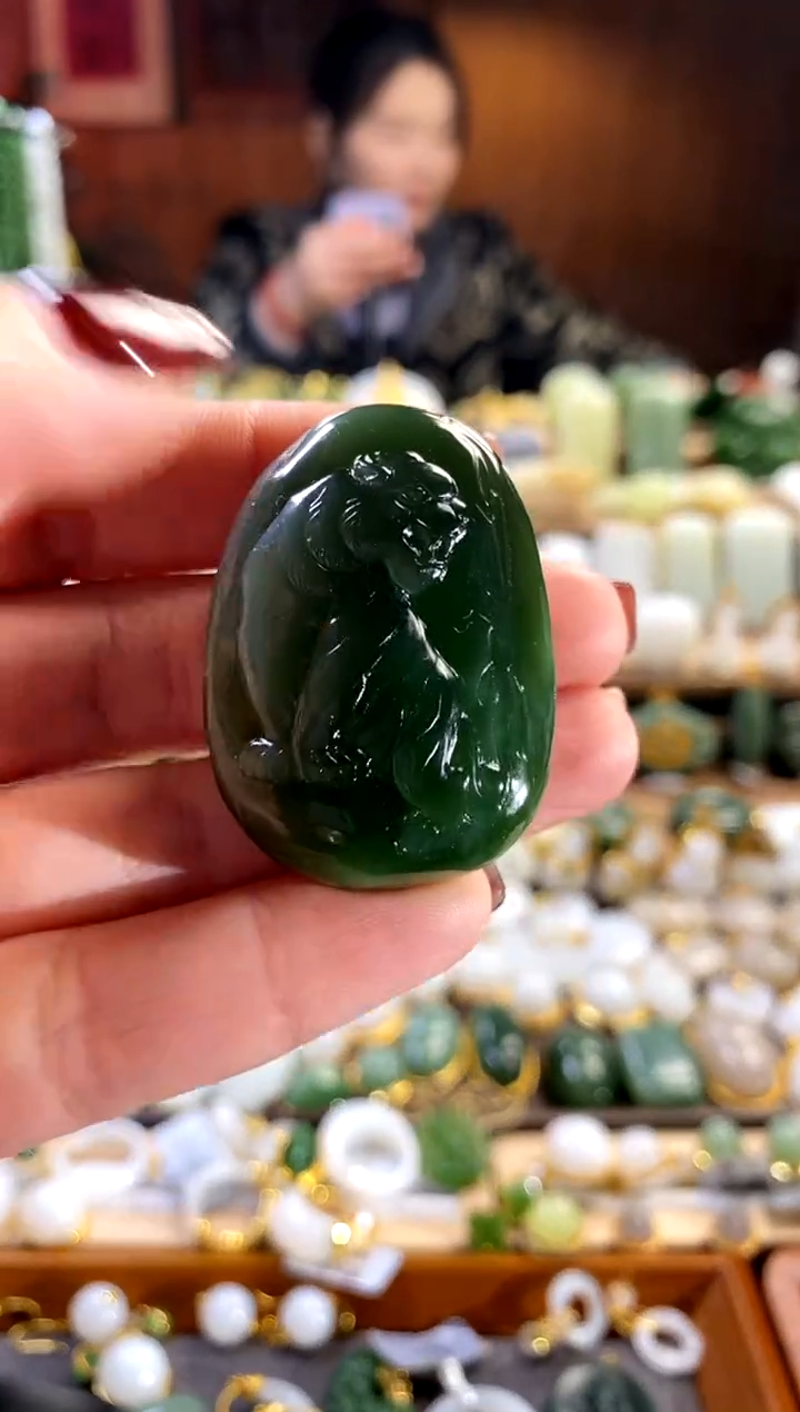 【闪购商品】和田玉吊坠未镶嵌。