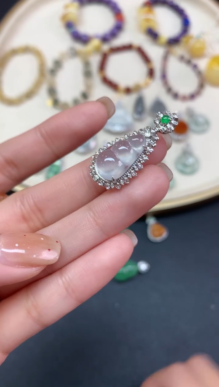 【闪购商品】翡翠吊坠(不含链)18K金镶嵌吊坠A485|6800