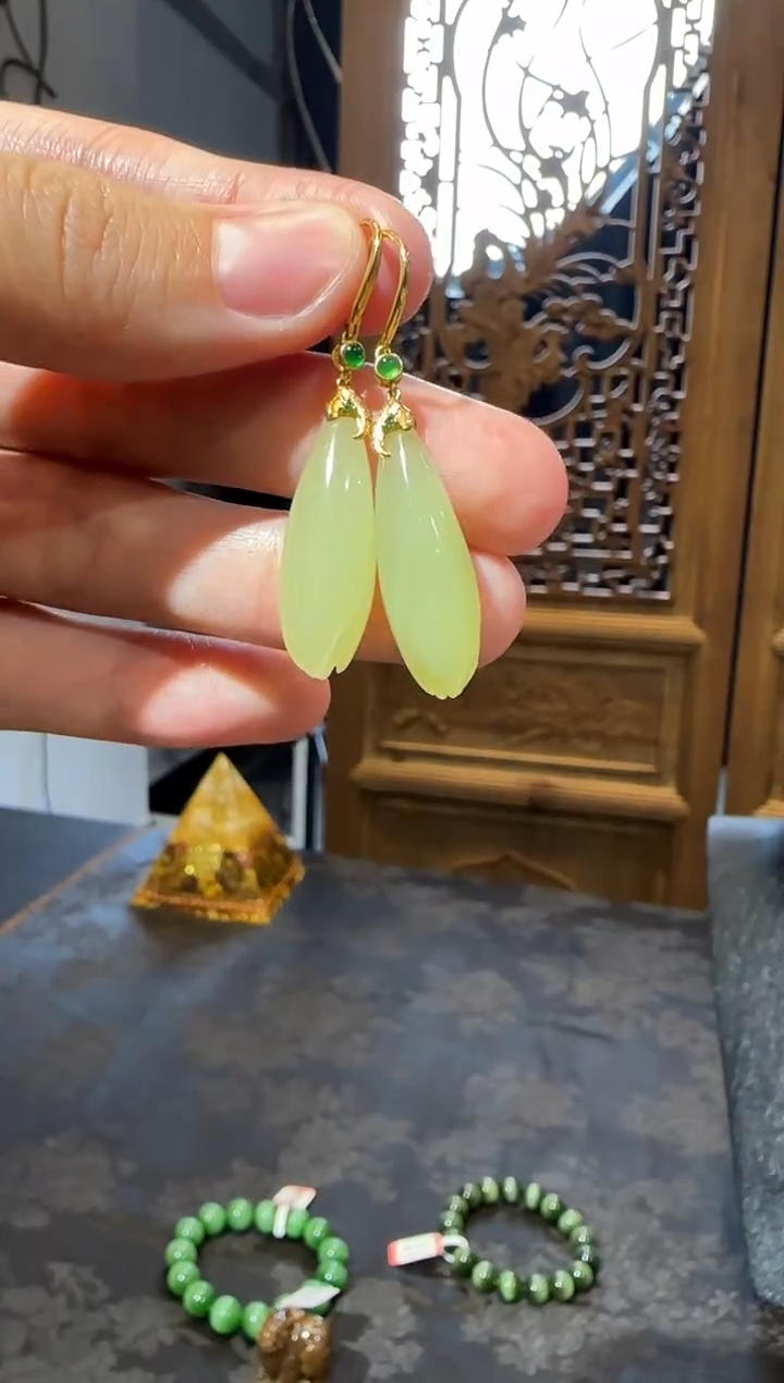 【闪购商品】和田玉耳饰未镶嵌1