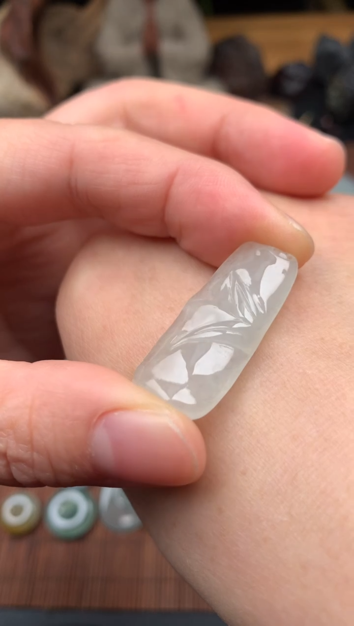 吊坠(不含链)未镶嵌翡翠吊坠