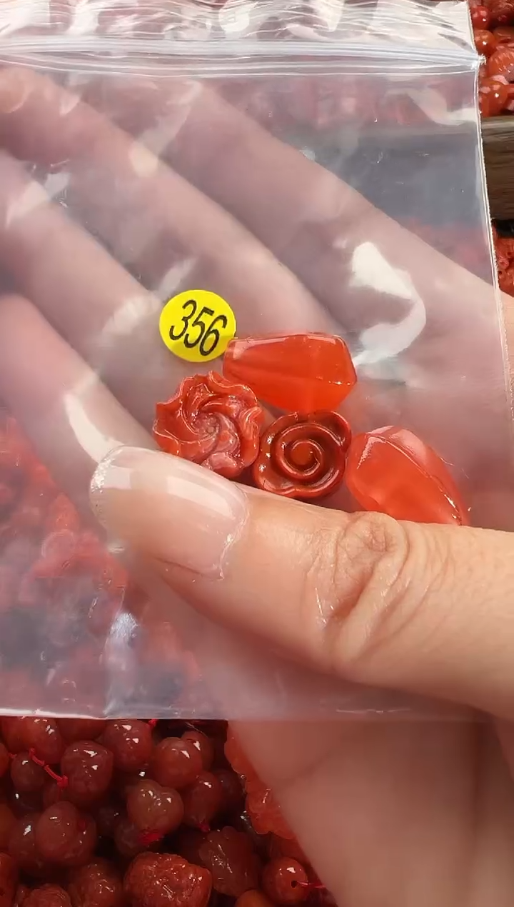 颈饰未镶嵌南红玛瑙1