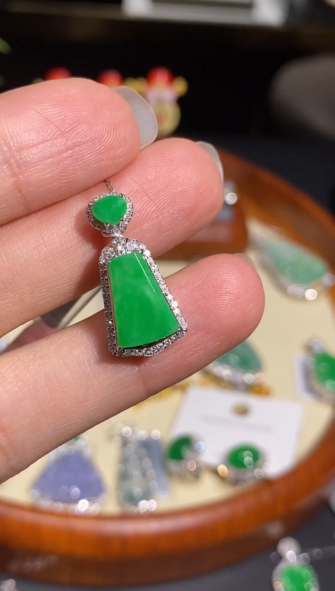 【闪购商品】翡翠吊坠(不含链)18K金镶嵌吊坠