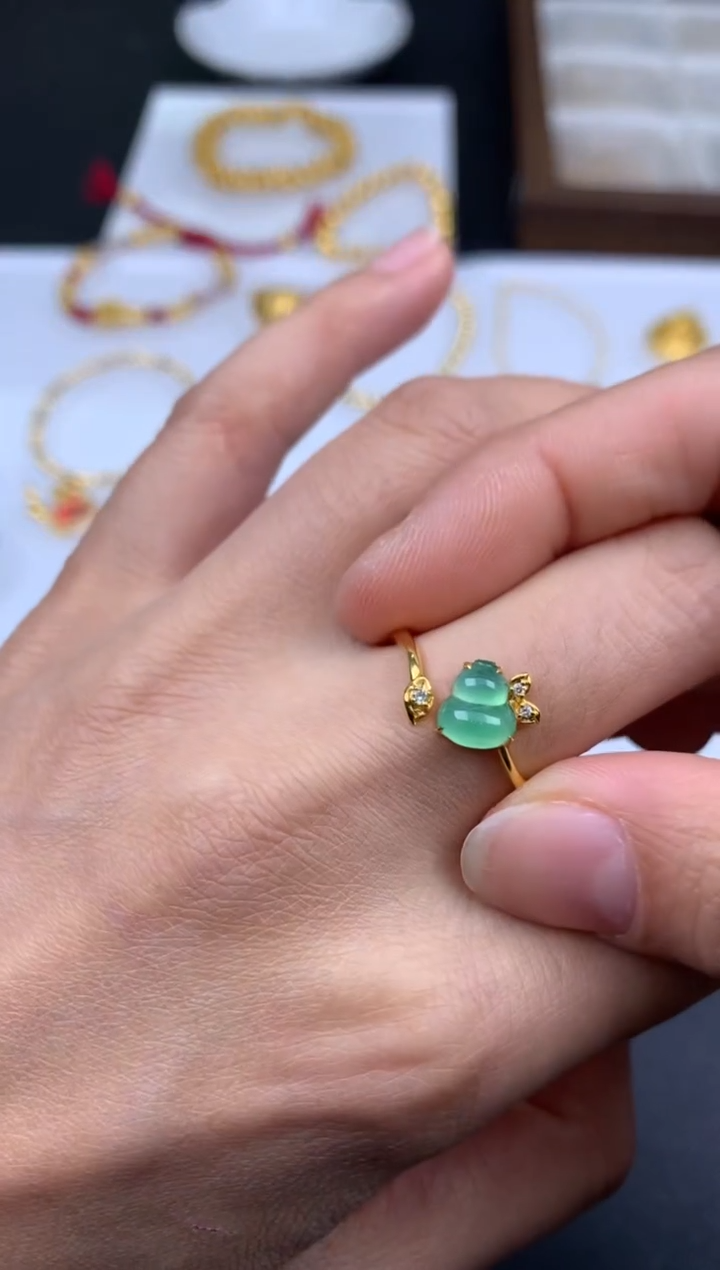 18K金镶嵌定制翡翠莎**沙镶嵌费不退不换