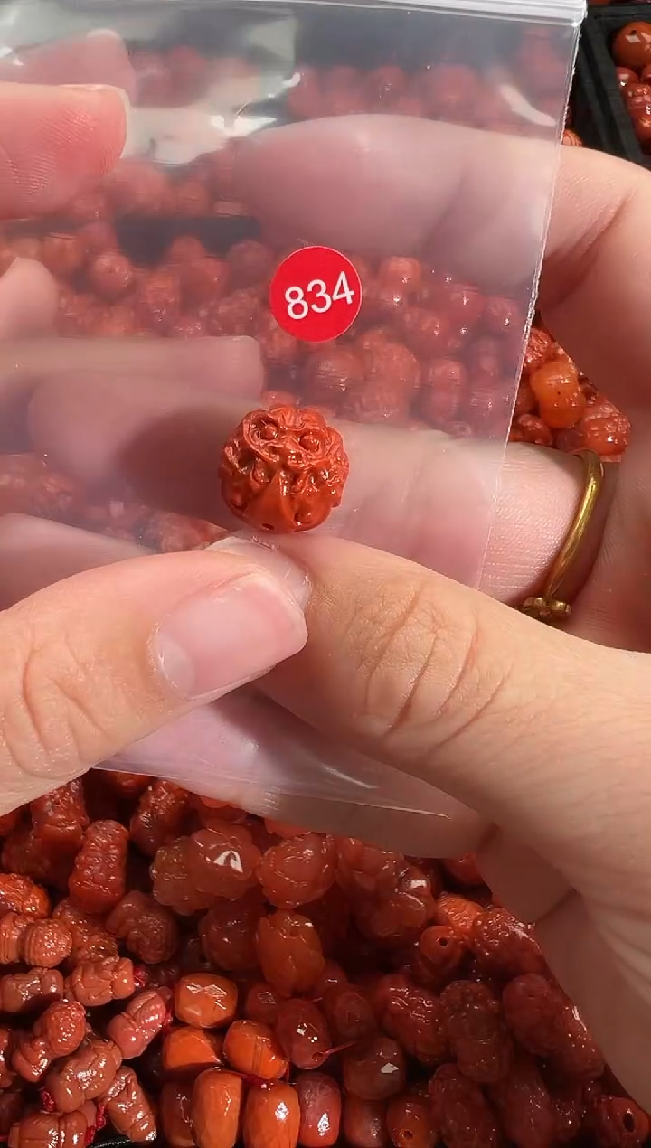 颈饰未镶嵌南红玛瑙1