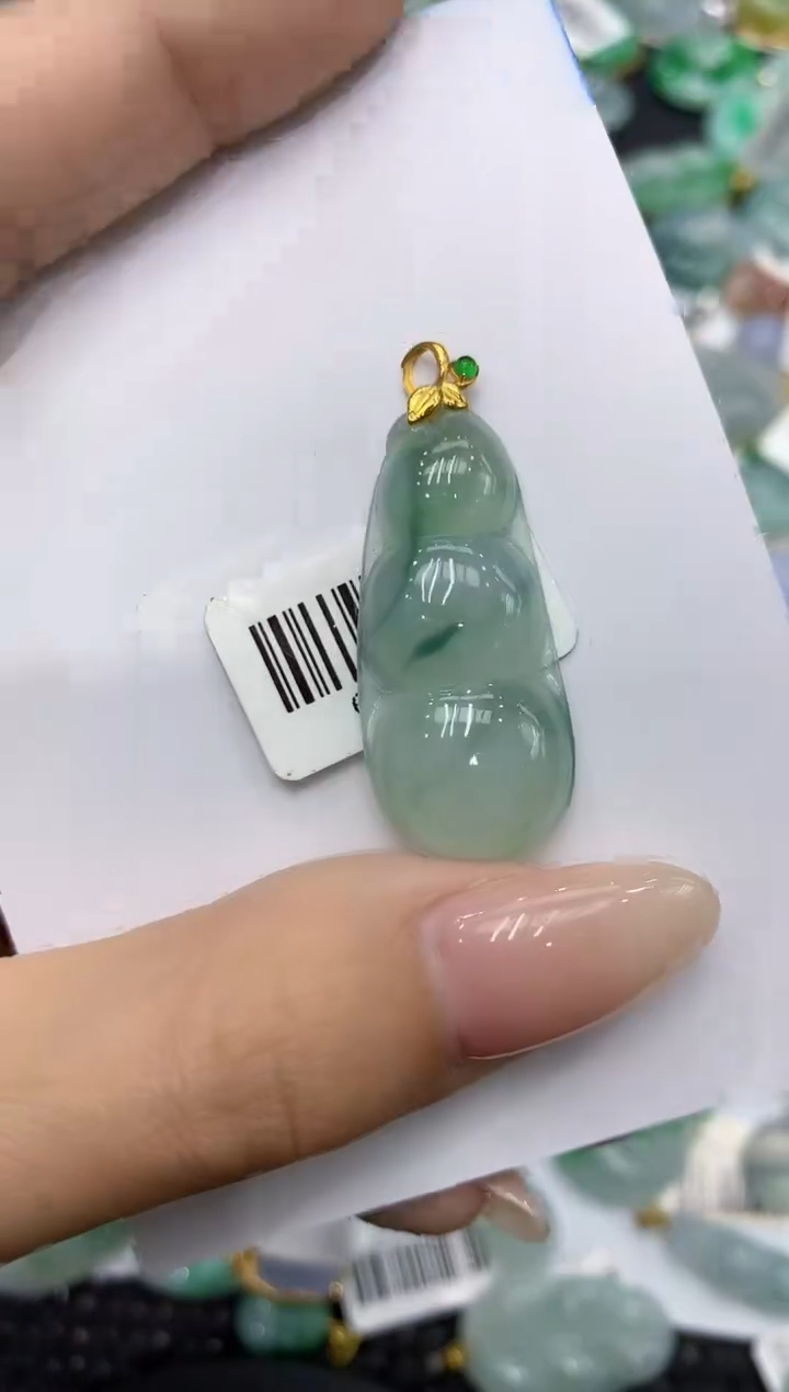 翡翠18K金镶嵌颈饰111111111111