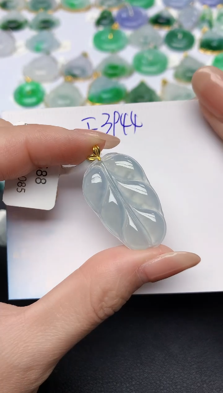 颈饰18K金镶嵌翡翠天然缅甸A货翡翠百元以上9元证书费自理