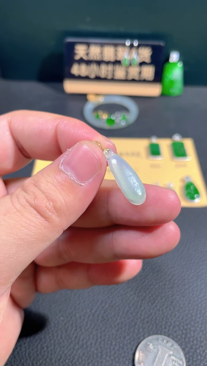 【闪购商品】翡翠颈饰18K金镶嵌翡翠