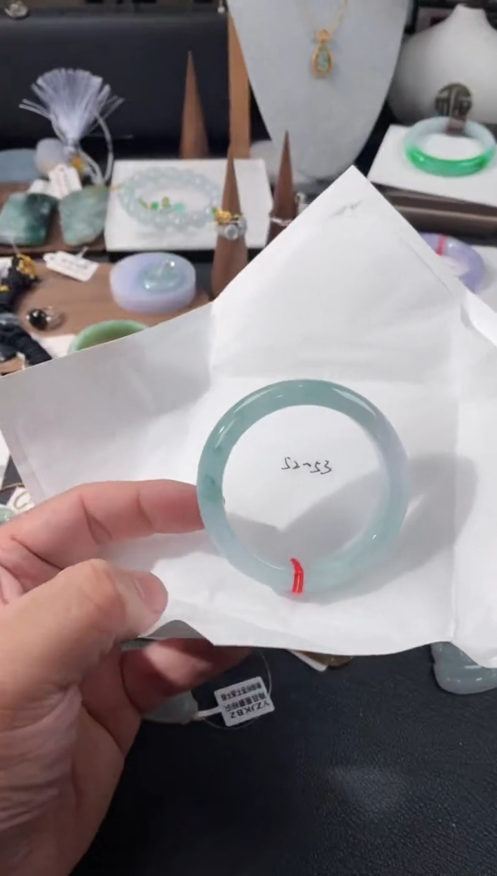 【闪购商品】翡翠手镯未镶嵌52正圈