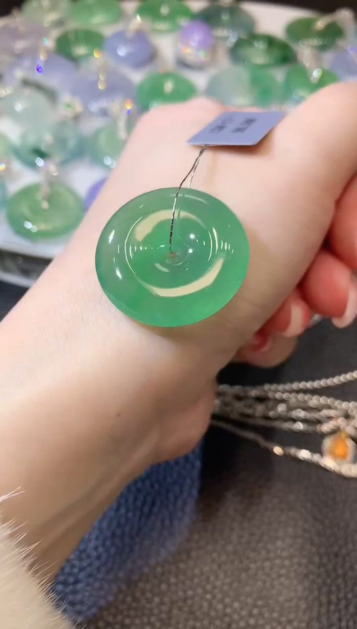 【闪购商品】翡翠吊坠(不含链)18K金镶嵌A35