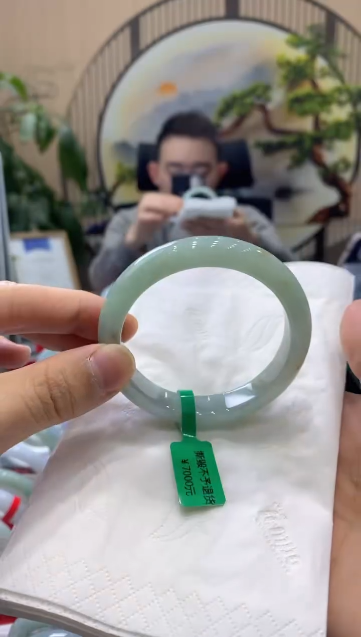 【闪购商品】翡翠手镯未镶嵌000013426