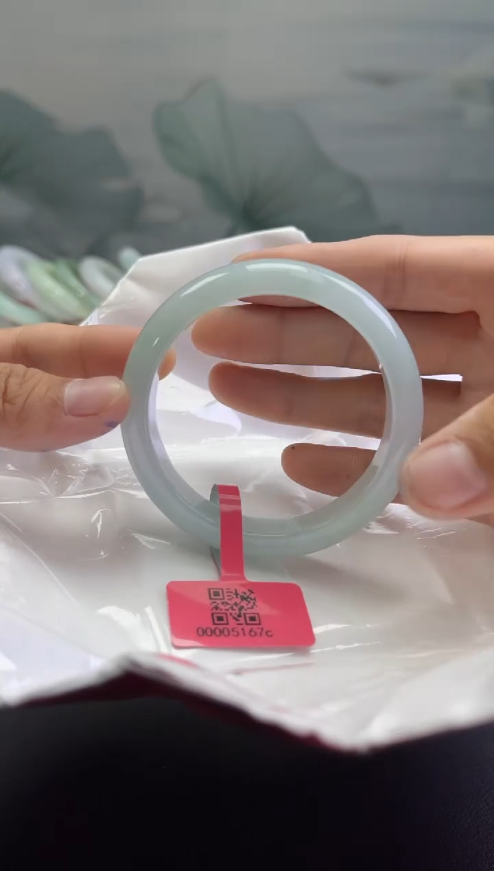 翡翠手镯未镶嵌翡翠手镯4