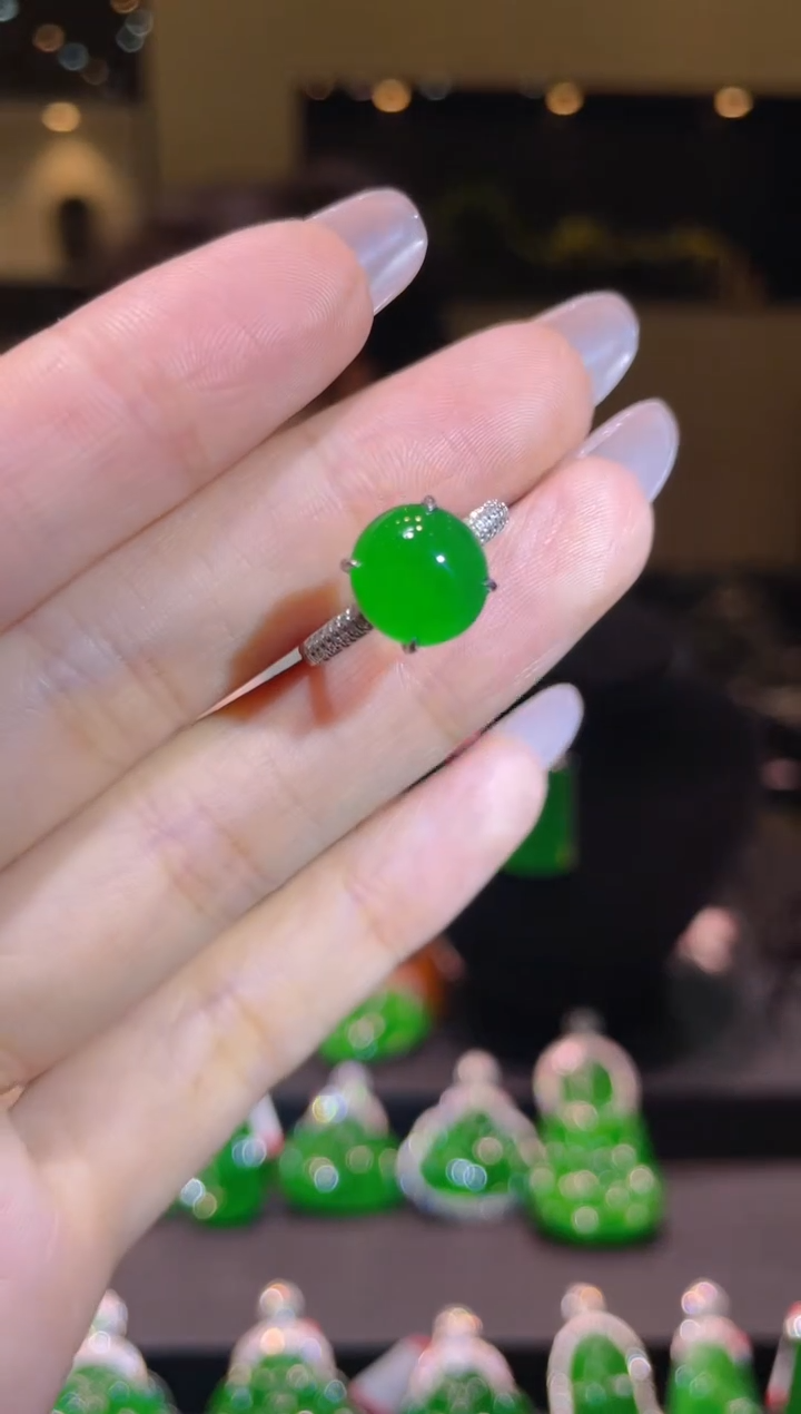 【闪购商品】翡翠吊坠(不含链)18K金镶嵌A46