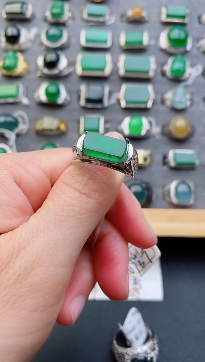 【闪购商品】翡翠戒指银S925镶嵌132131