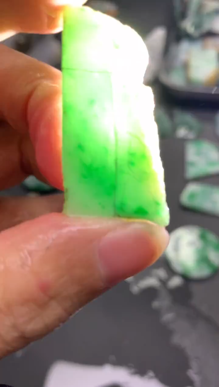 【闪购商品】翡翠颈饰未镶嵌天然缅甸翡翠A货
