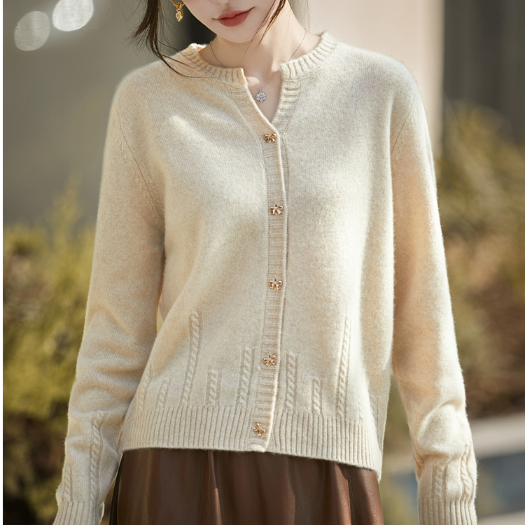 羊绒剪刀领针织秋冬时尚衫女金扣开衫气质羊毛开衫蝴蝶结扣长袖衫