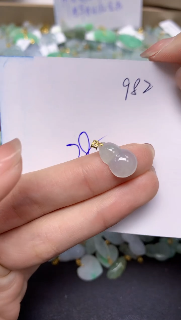 【闪购商品】翡翠颈饰18K金镶嵌天然翡翠A货