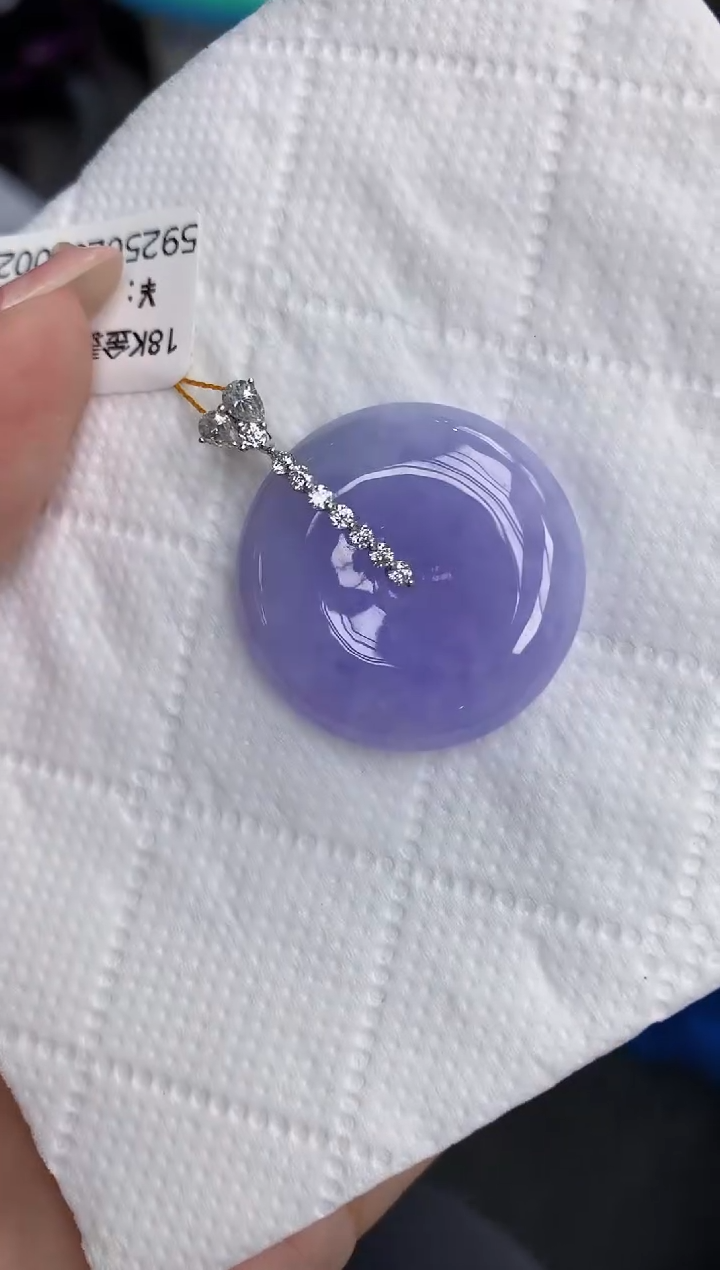 翡翠18K金镶嵌颈饰11111111111