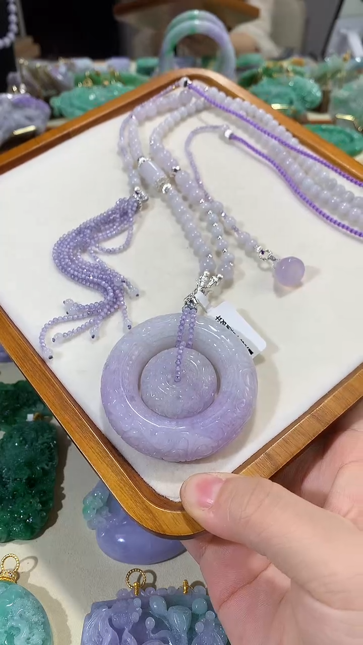 颈饰未镶嵌翡翠吊坠