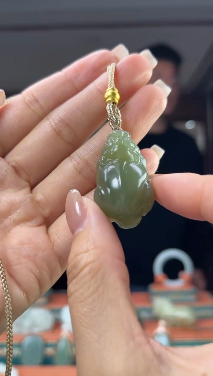 颈饰未镶嵌和田玉1