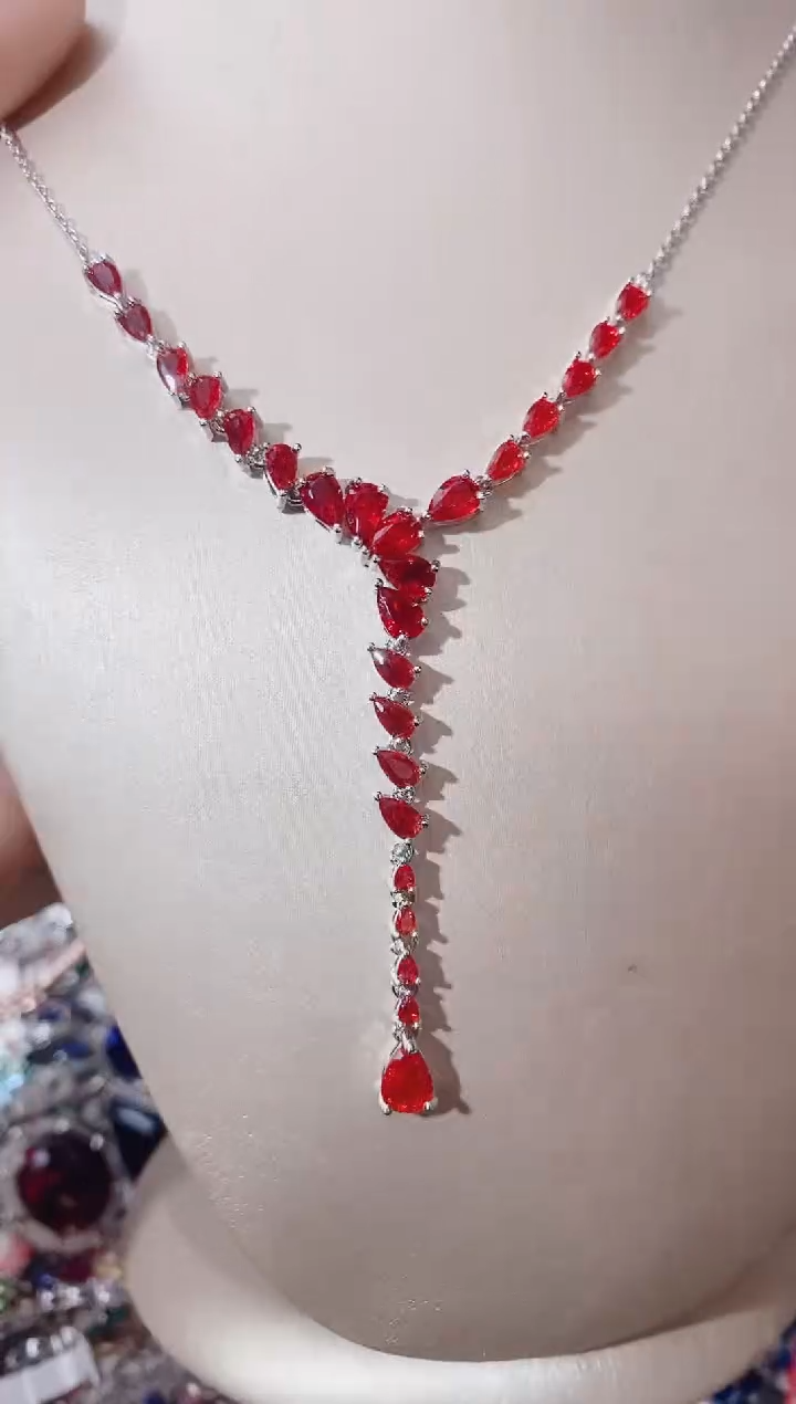 颈饰未镶嵌红宝石  