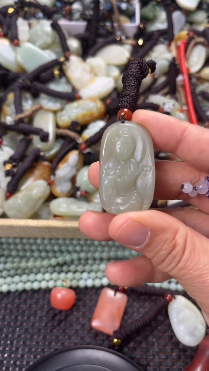 【闪购商品】和田玉颈饰未镶嵌多样性发货没有证书拍一发一有瑕