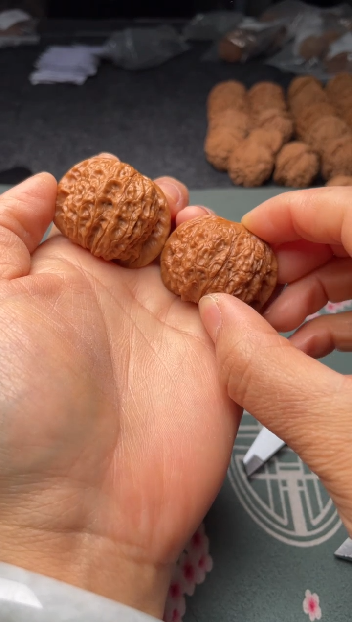 把件文玩核桃w95  血麒麟    39尺