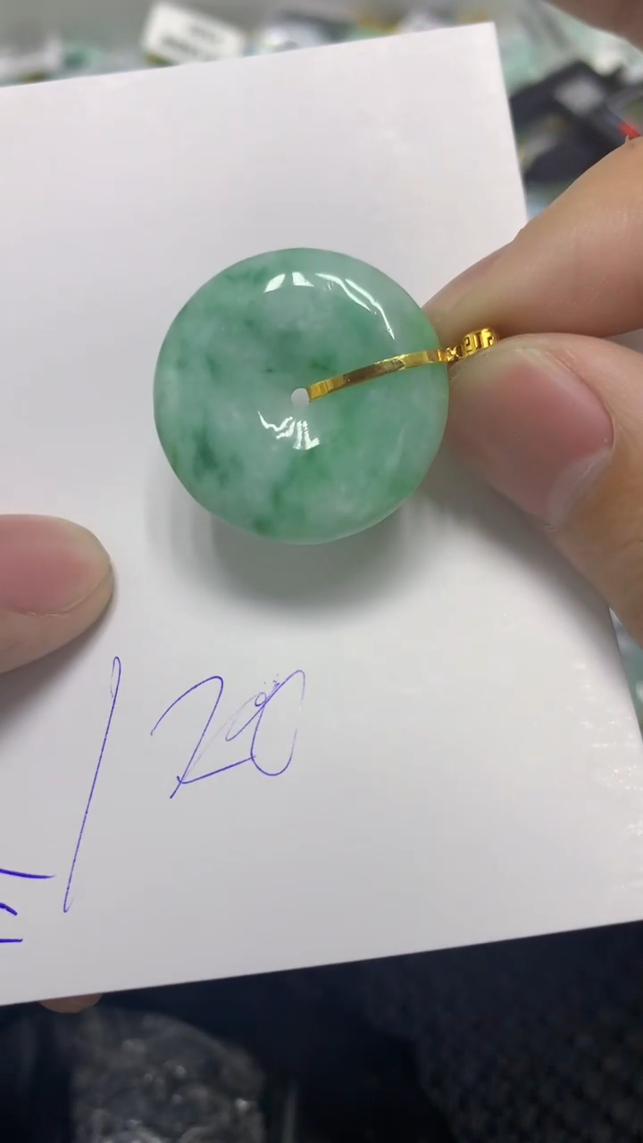 颈饰18K金镶嵌翡翠缅甸A货翡翠