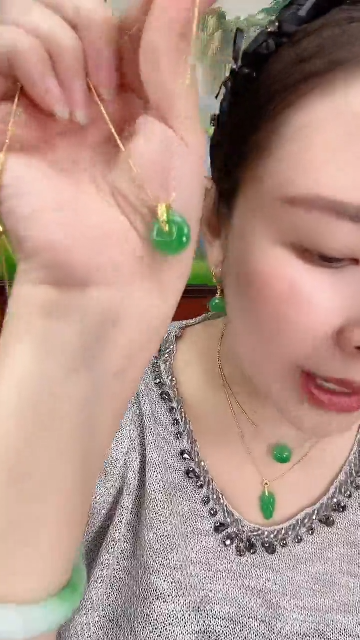 翡翠未镶嵌吊坠(赠链)X27小扣子