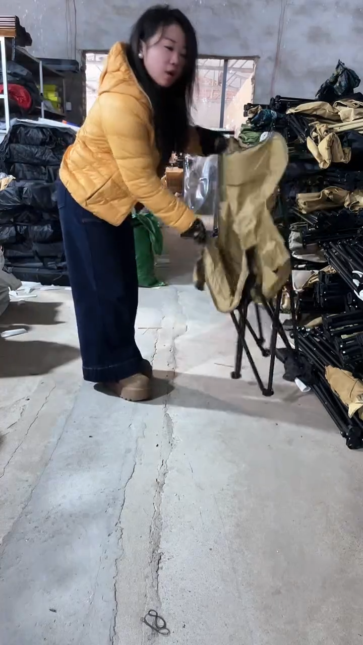 铁高背月亮椅 颜色随机