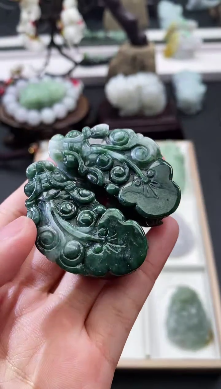 翡翠未镶嵌颈饰天然缅甸A货翡翠