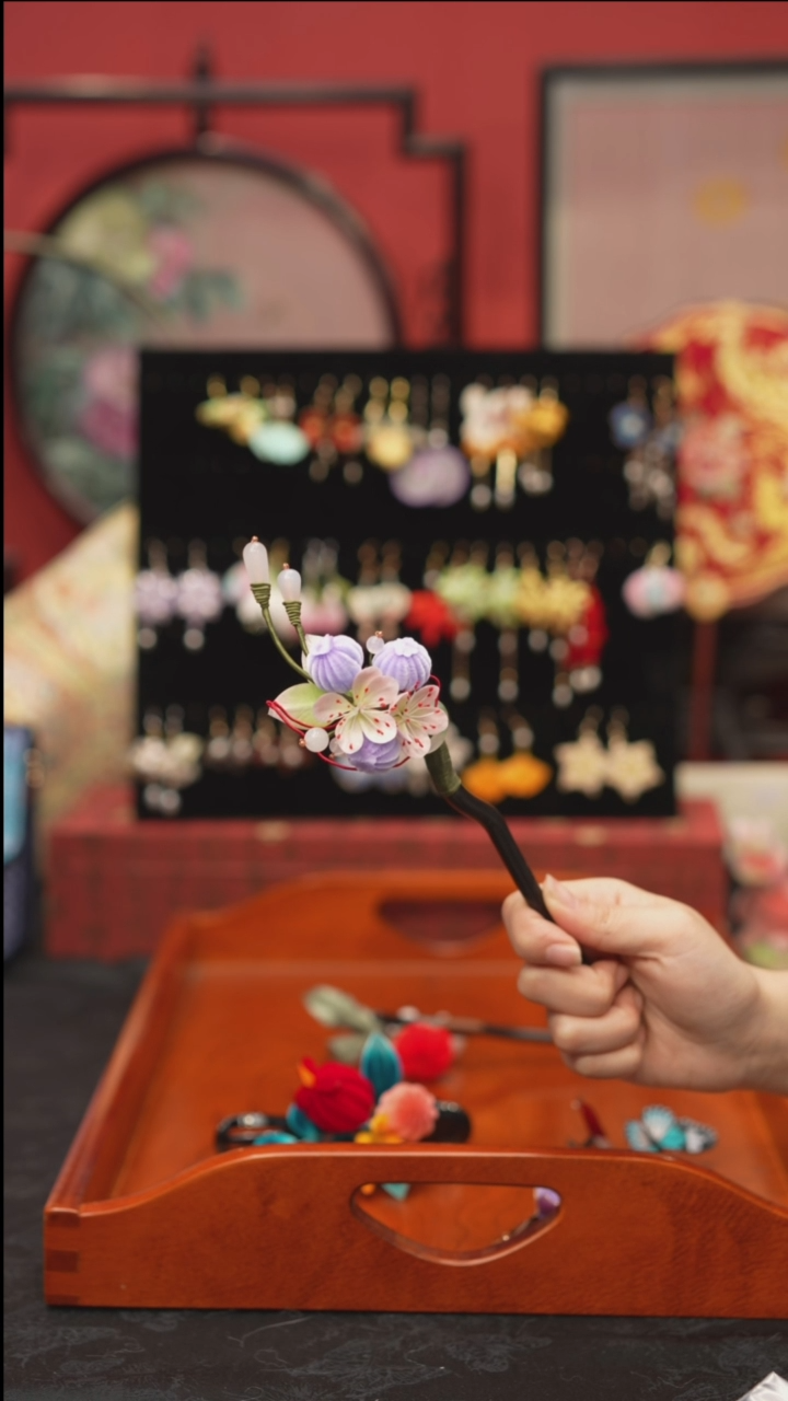 刺绣非遗手工绒花饰品