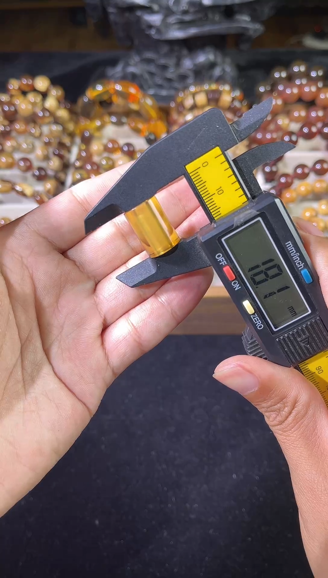 琥珀颈饰未镶嵌全品金兰直管18*12.6mm